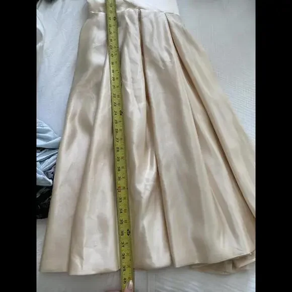 Satin flower girl dress, size 8 - Picture 4 of 6